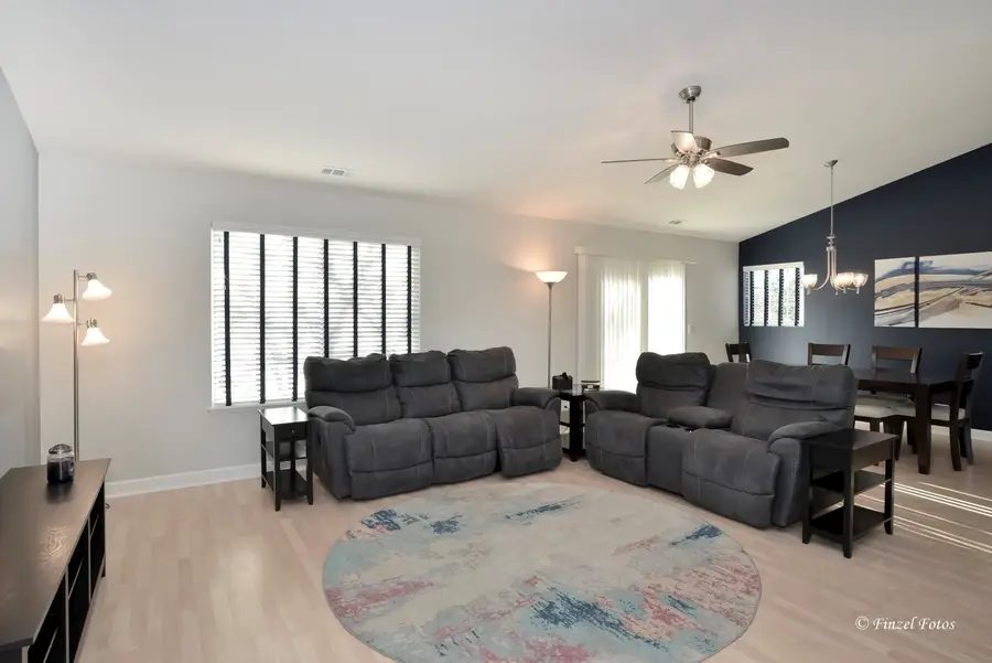 3314 Blue Ridge Drive #3314, Carpentersville, IL 60110 - Image #2