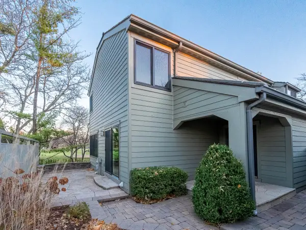 245 Timber Ridge Lane #245, Lake Barrington, IL 60010