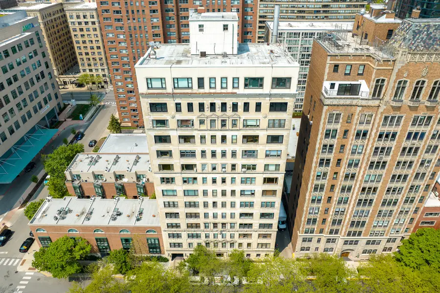 2912 N Commonwealth Avenue #11CD, Chicago, IL 60657 - Image #2