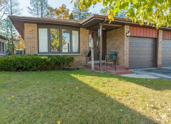 928 Tara Court, Woodstock, IL 60098