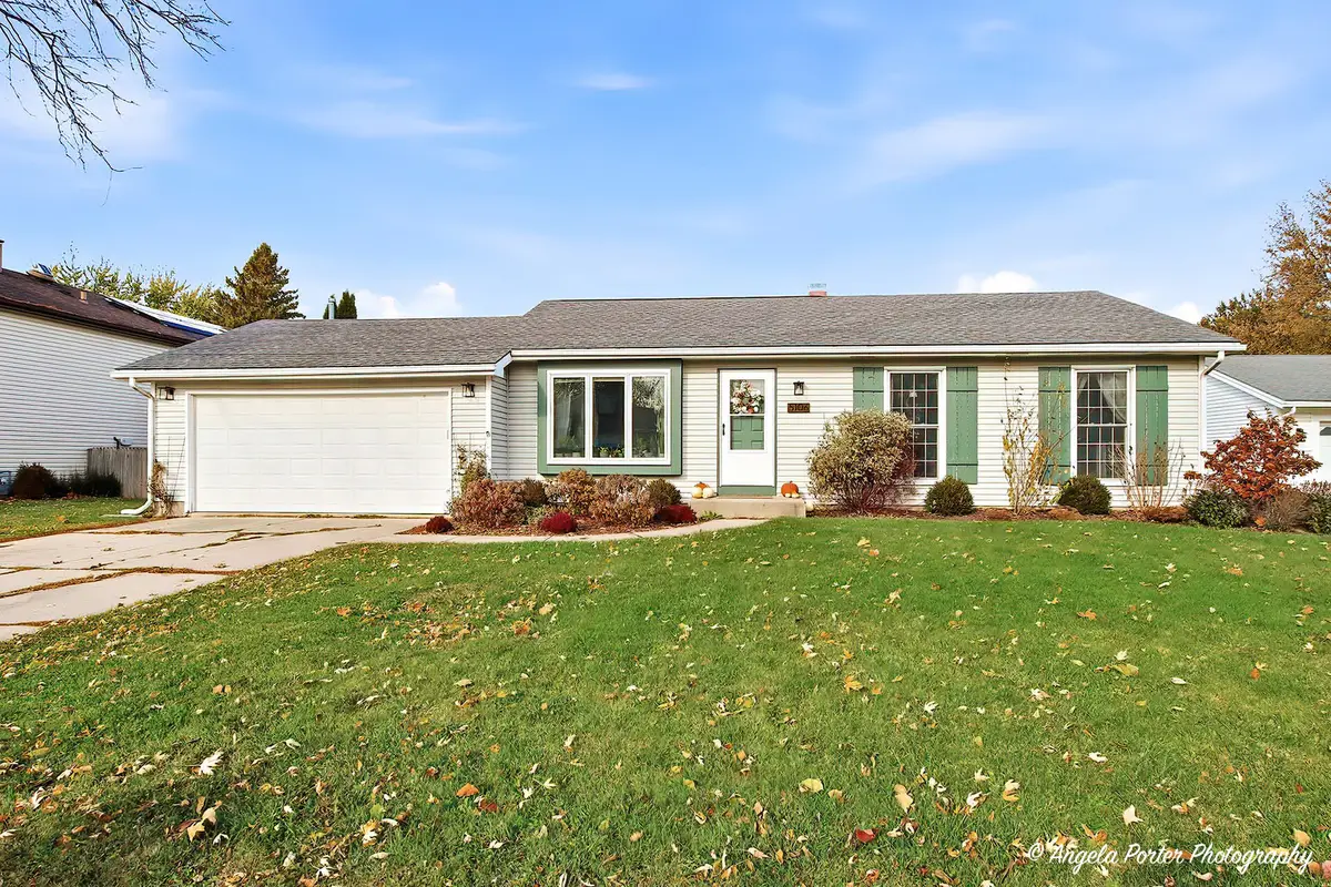 5106 W Greenbrier Drive, McHenry, IL 60050 - Image #1