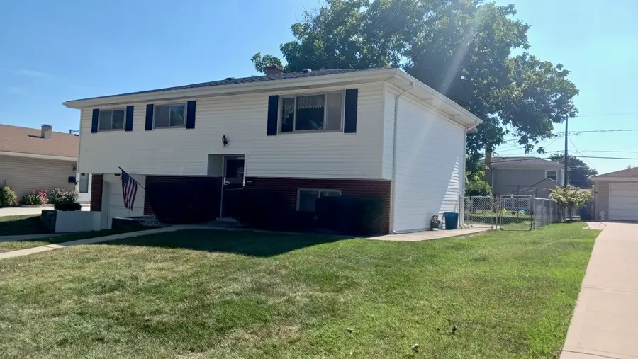 433 W Diversey Avenue, Addison, IL 60101 - Image #2