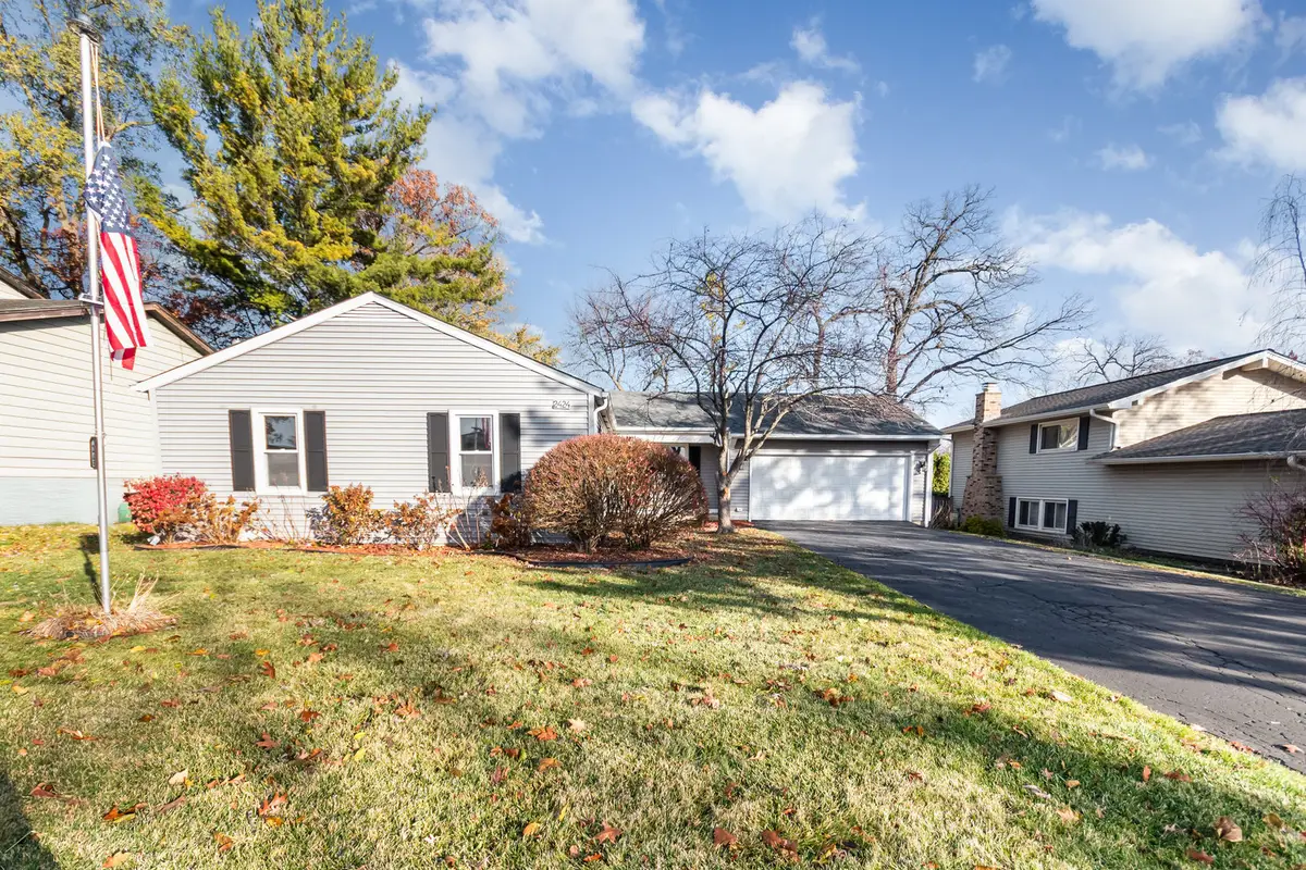 2424 E Thornwood Drive, Lindenhurst, IL 60046 - Image #1