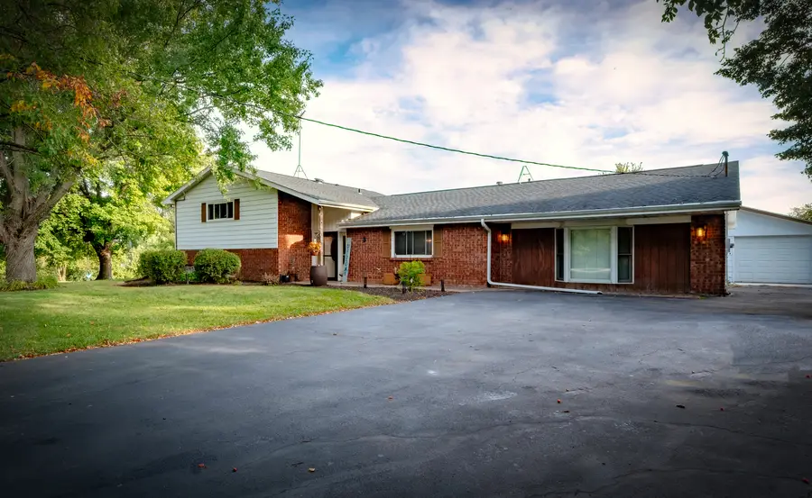 22115 Grenadier Drive, Marengo, IL 60152 - Image #2