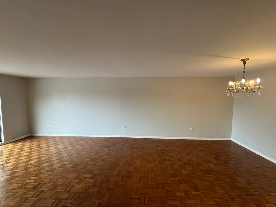 8901 N Western Avenue #211, Des Plaines, IL 60016 - Image #2