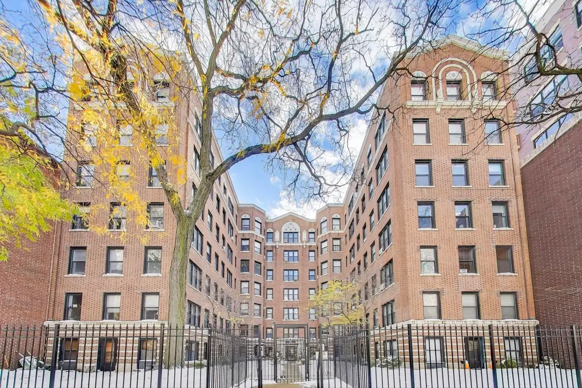 725 W Sheridan Road #10E, Chicago, IL 60613 - Image #1