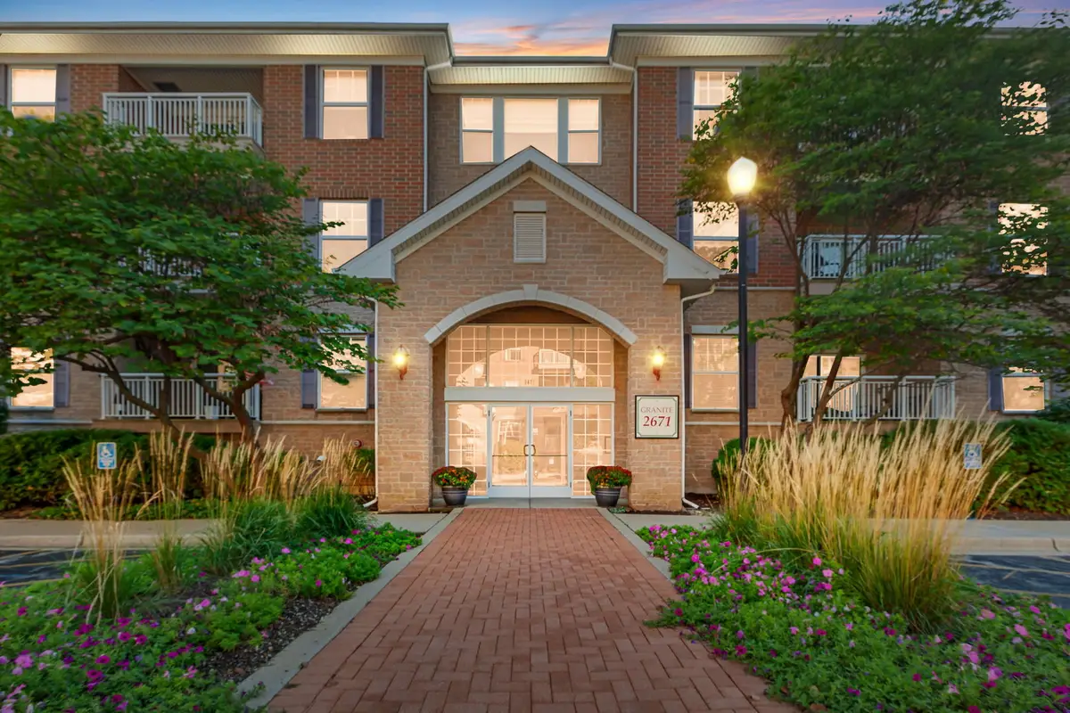 2671 Stone Circle #208, Geneva, IL 60134 - Image #1