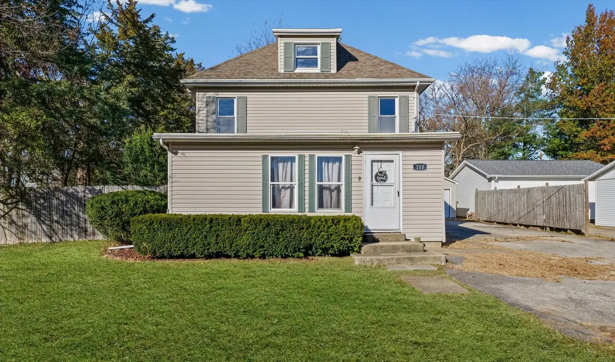 110 W Warren Street, Saint Joseph, IL 61873 - Image #1