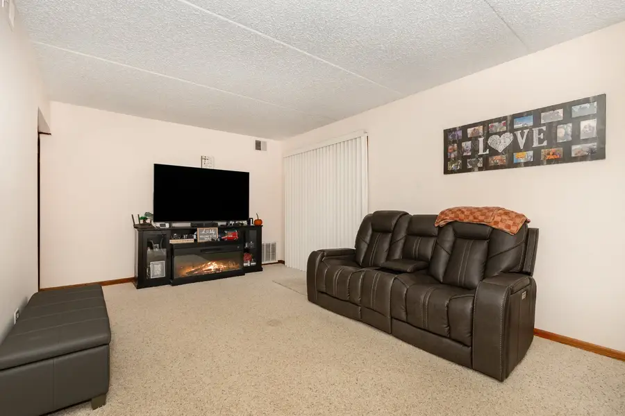 1472 N Rock Run Drive #1B, Crest Hill, IL 60403 - Image #2