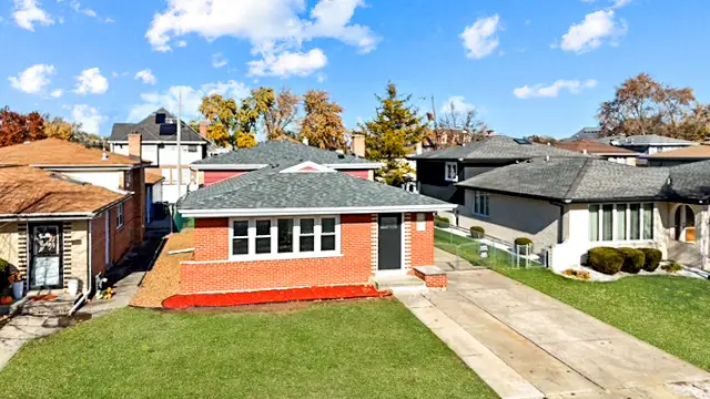 5748 W 89th Place, Oak Lawn, IL 60453 - Image #1
