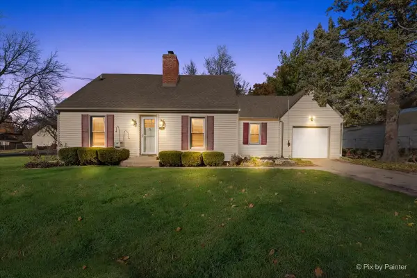 1106 W Highland Avenue, Elgin, IL 60123