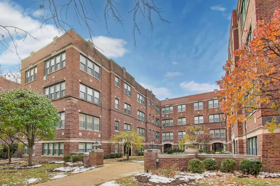 108 Lincoln Avenue #2B, Riverside, IL 60546 - Image #2