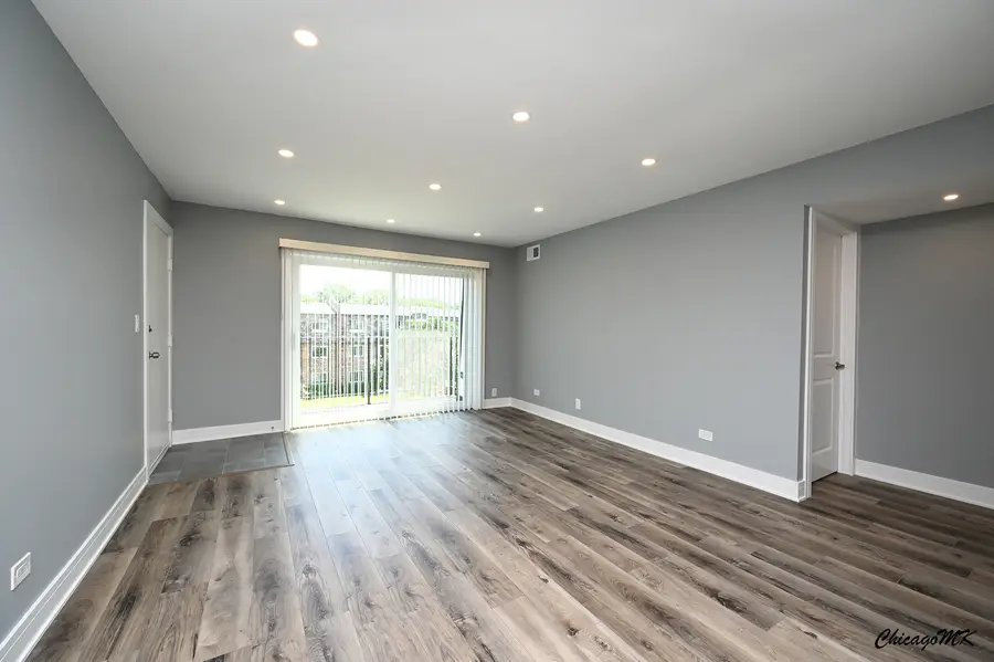 9381 Bay Colony Drive #3S, Des Plaines, IL 60016 - Image #3