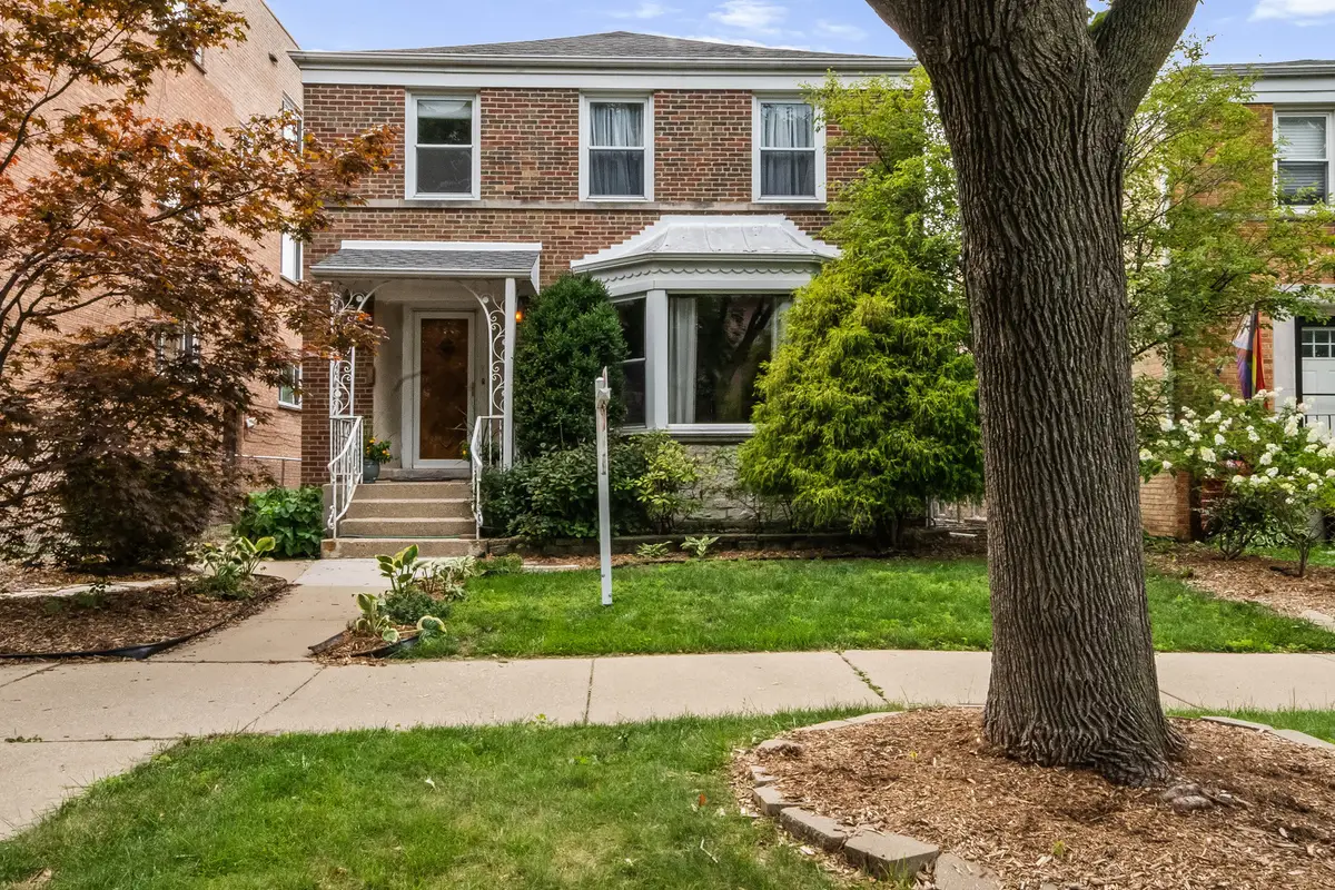 5706 N Mozart Street, Chicago, IL 60659 - Image #1