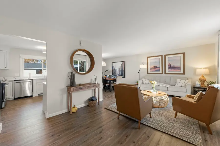 30W260 Holyoke Court, Warrenville, IL 60555 - Image #3