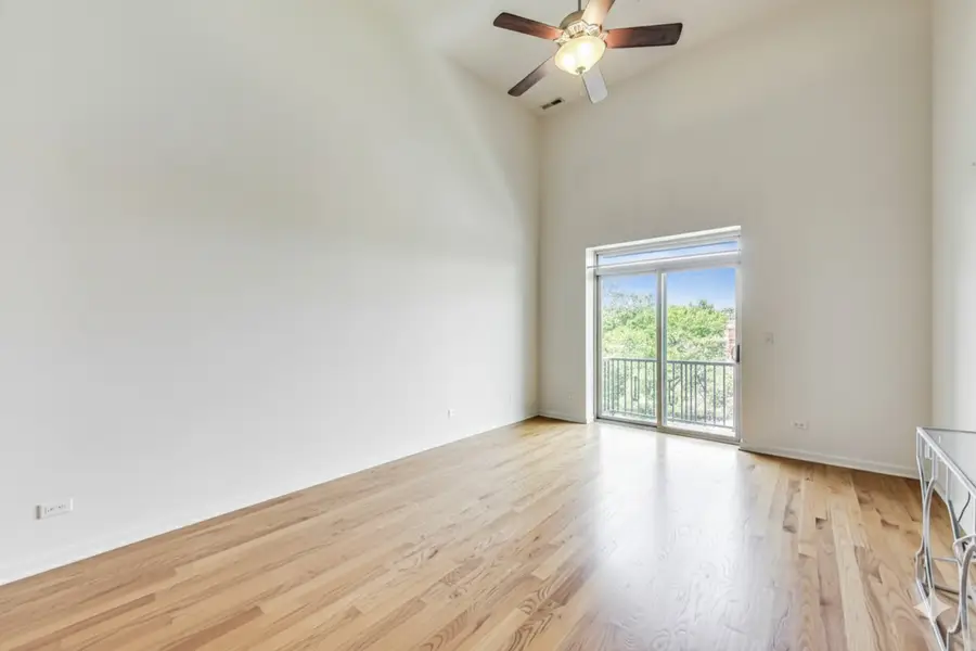 405 E Oakwood Boulevard #4L, Chicago, IL 60653 - Image #3