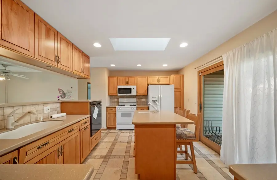 6623 Patton Drive, Woodridge, IL 60517 - Image #2