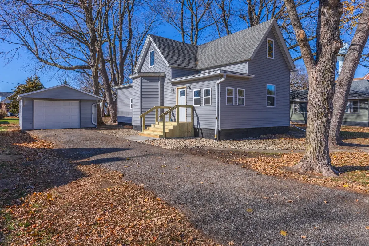 208 S Division Street, Stanford, IL 61774 - Image #1