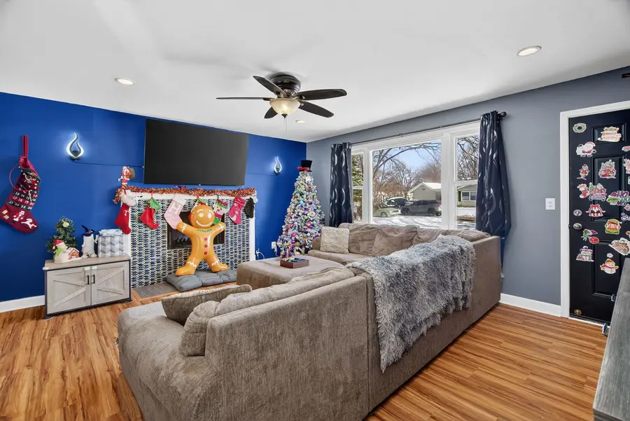 2550 Garden Court, Joliet, IL 60435 - #3