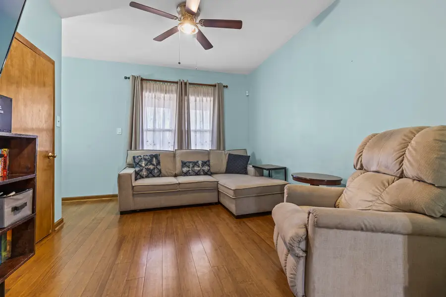 4046 N Saint Louis Avenue, Chicago, IL 60618 - Image #3
