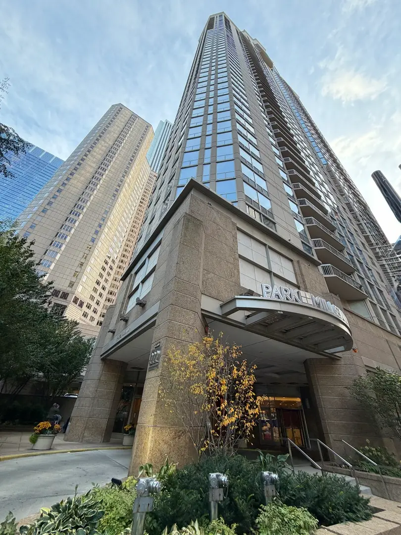 222 N Columbus Drive #4008, Chicago, IL 60601 - Image #1