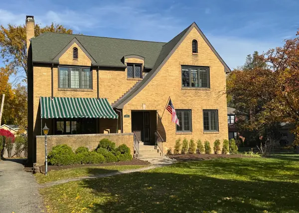 219 E Saint Charles Road, Elmhurst, IL 60126