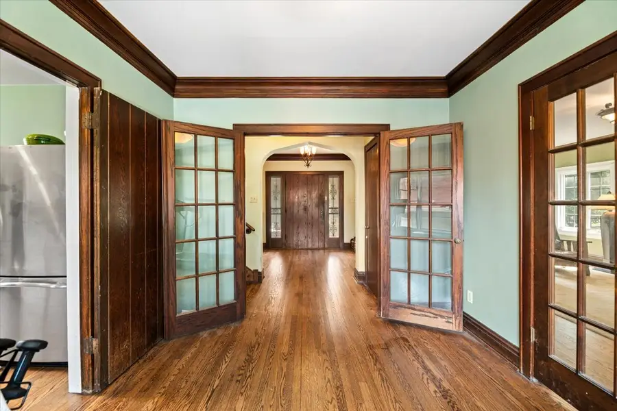 219 E Saint Charles Road, Elmhurst, IL 60126 - Image #3