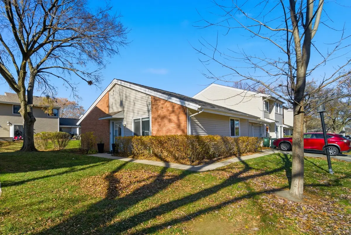 1288 N White Water Lane, Palatine, IL 60074 - Image #1