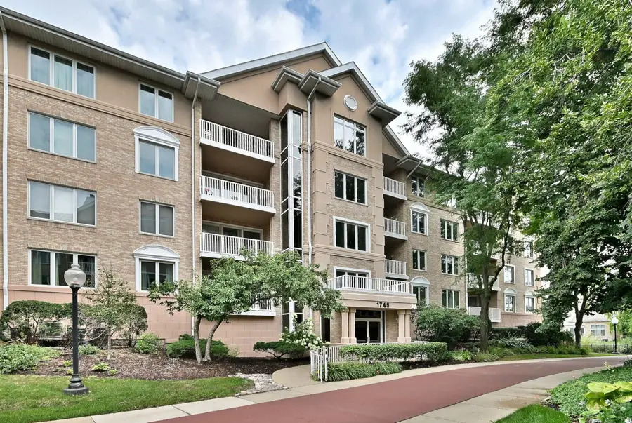 1745 Pavilion Way #502, Park Ridge, IL 60068 - Image #2