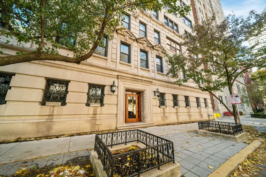 2912 N Commonwealth Avenue #1A, Chicago, IL 60657 - Image #2