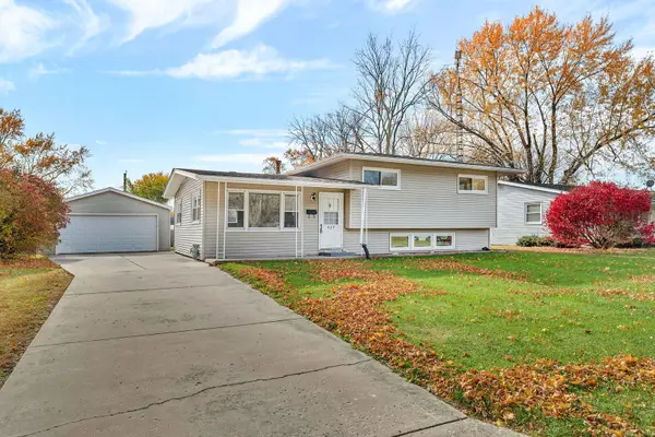 423 Maple Drive, Morris, IL 60450