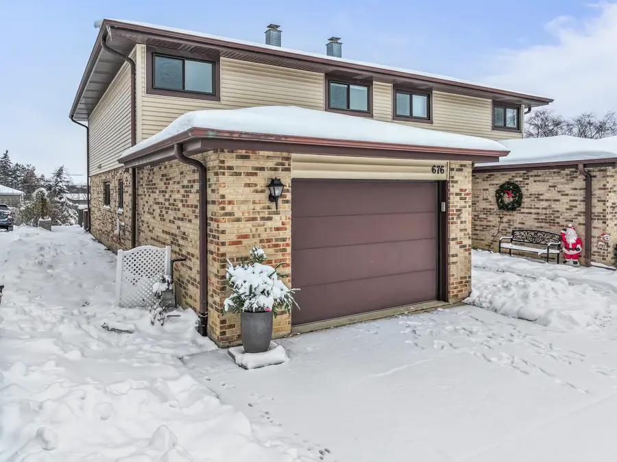 676 Rosner Drive, Roselle, IL 60172 - Image #2