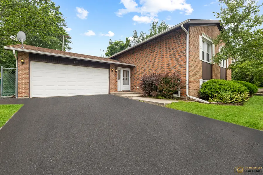 220 Osage Lane, Buffalo Grove, IL 60089 - Image #3