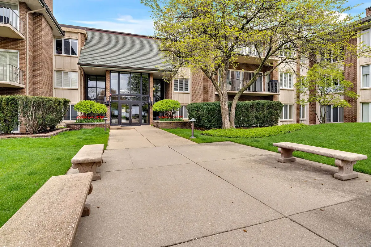 3 Oak Brook Club Drive #E207, Oak Brook, IL 60523 - Image #1