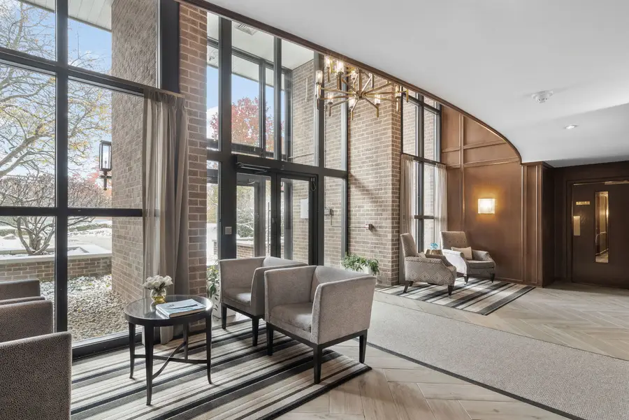 3 Oak Brook Club Drive #E207, Oak Brook, IL 60523 - Image #2