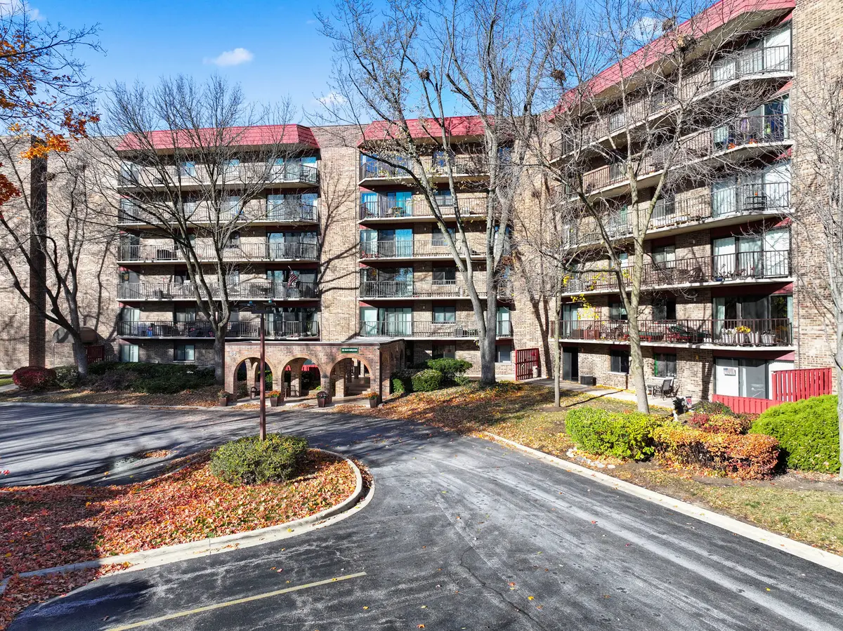 35 S Baybrook Drive #106, Palatine, IL 60074 - Image #1