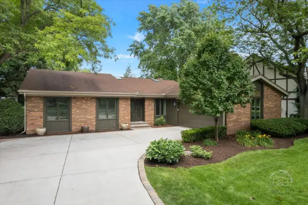 1105 W Bauer Road, Naperville, IL 60563