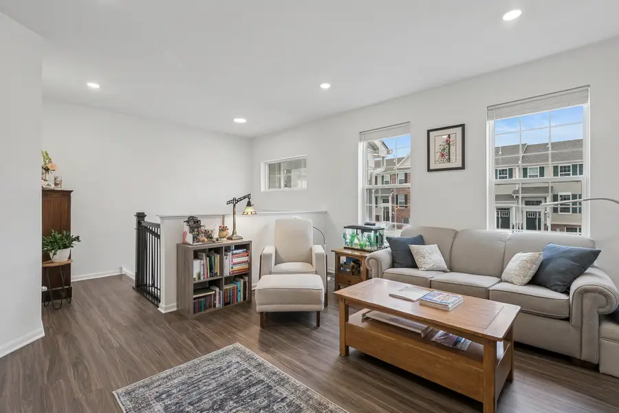 709 Neubauer Circle, Lindenhurst, IL 60046 - Image #2