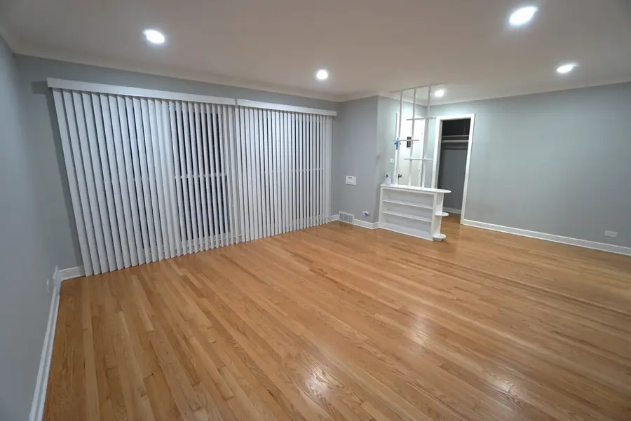 10050 S Fairfield Avenue, Chicago, IL 60655 - Image #3