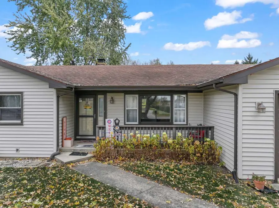 10820 Bonnie Brae Road, Huntley, IL 60142 - Image #2