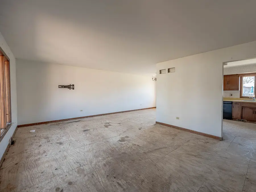 17922 State Line Avenue, Lansing, IL 60438 - Image #2