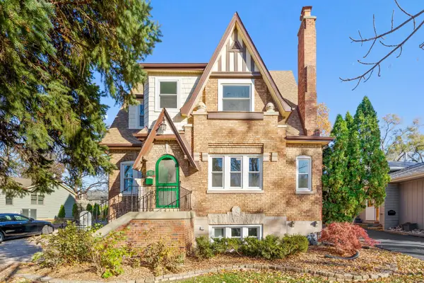 4425 Wilson Avenue, Downers Grove, IL 60515