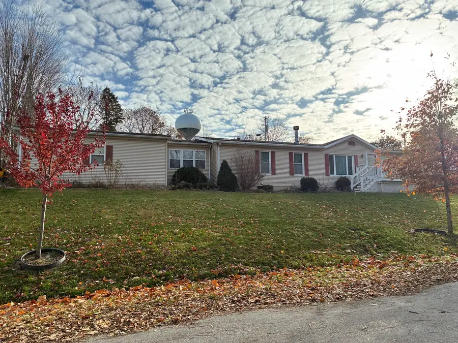820 Dewhurst Street, Mount Carroll, IL 61053 - Image #2