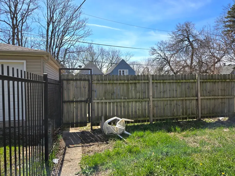 2037 W 69th Place, Chicago, IL 60636 - Image #3