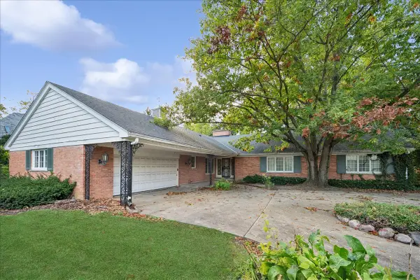 1080 Hillcrest Road, Glencoe, IL 60022