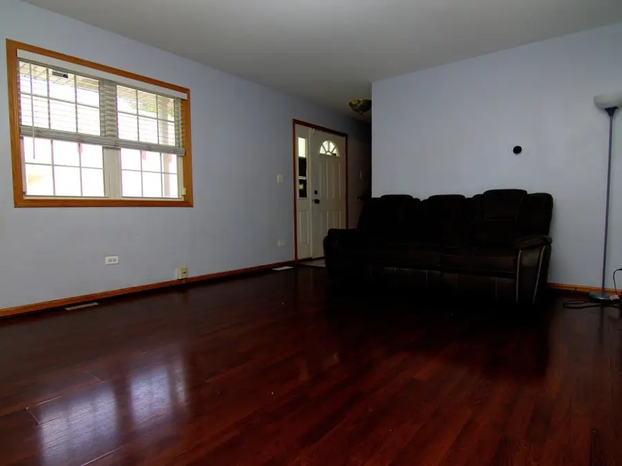 12940 S May Street, Calumet Park, IL 60827 - Image #3