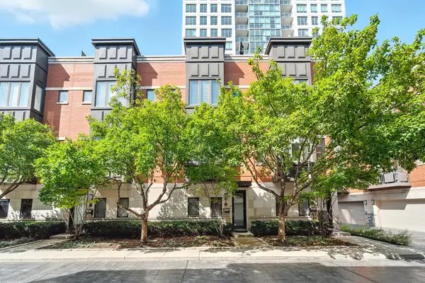 460 W Superior Street #7, Chicago, IL 60654