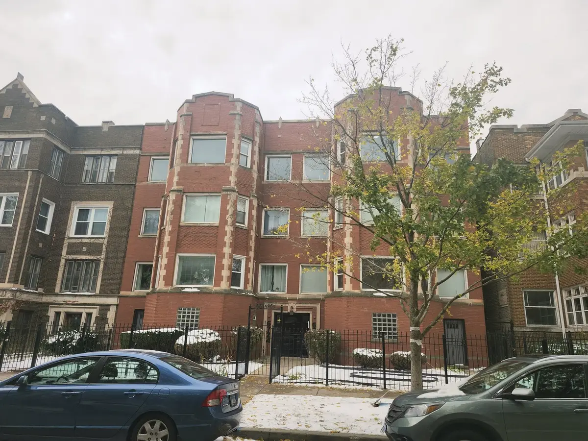6724 S Paxton Avenue #3, Chicago, IL 60649 - Image #1