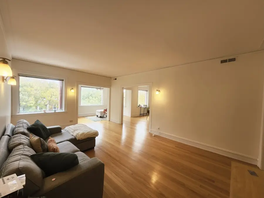 6724 S Paxton Avenue #3, Chicago, IL 60649 - Image #2