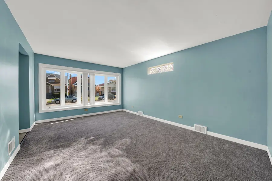 5630 S Melvina Avenue, Chicago, IL 60638 - Image #2